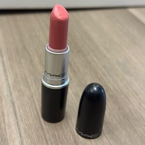 MAC LIPSTICK LOVELORN